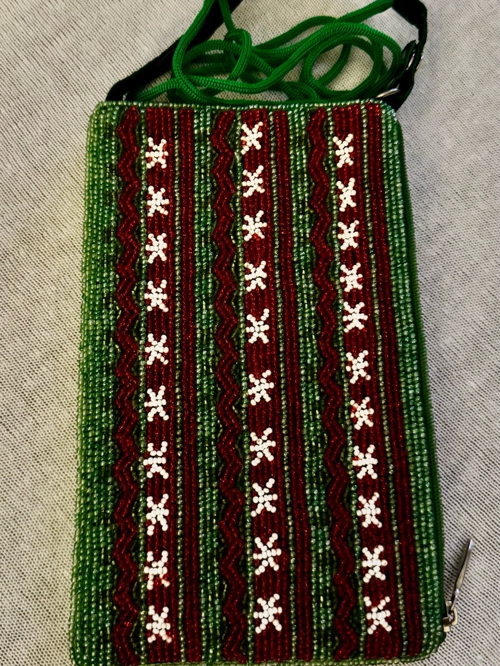 ✨ Festive Beaded Holiday Crossbody Pouch – Snowflake Stripe ✨